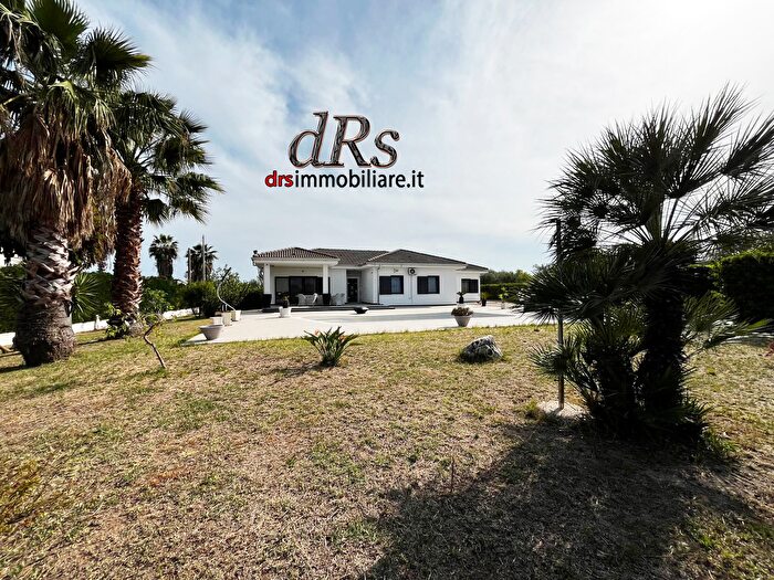 Casa con 7 locali in vendita in Strada Provinciale Pisticci San Basilio, Pisticci