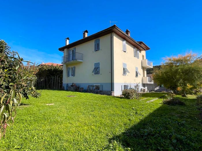 Casa con 6 locali in vendita in Sanzeno