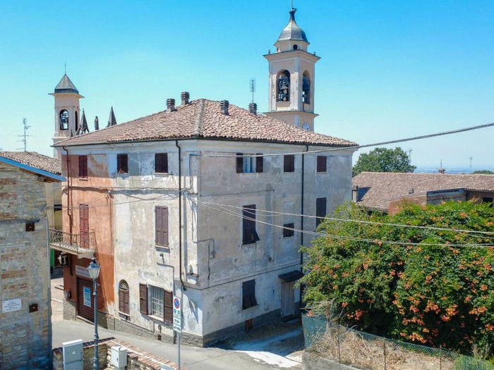Casa con 6 locali in vendita in Via Cinque Martiri, Carezzano Maggiore, Carezzano