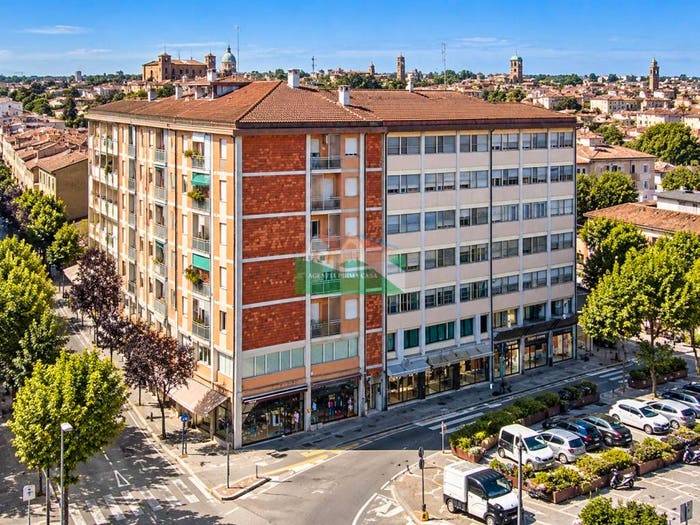 Appartamento trilocale in vendita in Circonvallazione Fiume Montone Abbandonato, Centro Storico, Ravenna