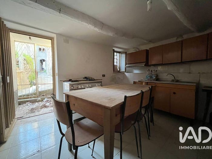 Casa quadrilocale in vendita in Via FONTANA NUOVA, Longobardi