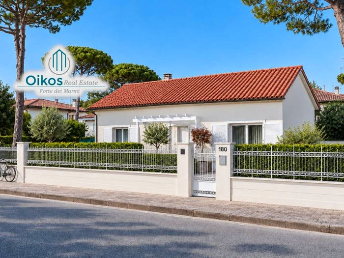 Casa con 6 locali in vendita in Via Versilia, Vittoria Apuana, Forte dei Marmi