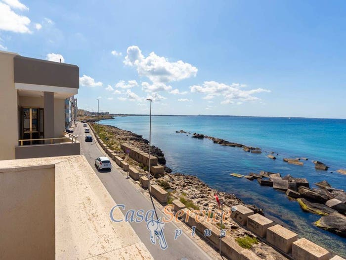 Appartamento trilocale in vendita in Lungomare Galileo Galilei, Lungomare Lido San Giovanni, Gallipoli