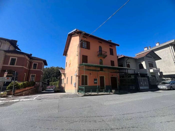 Casa con 6 locali in vendita in Via Garibaldi, Coggiola