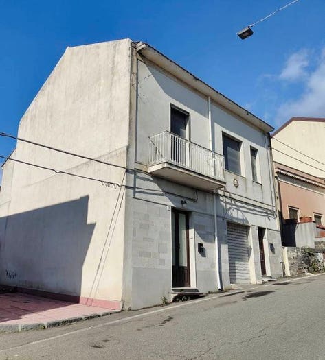 Appartamento quadrilocale in vendita in Via Etnea, Centro, Milo