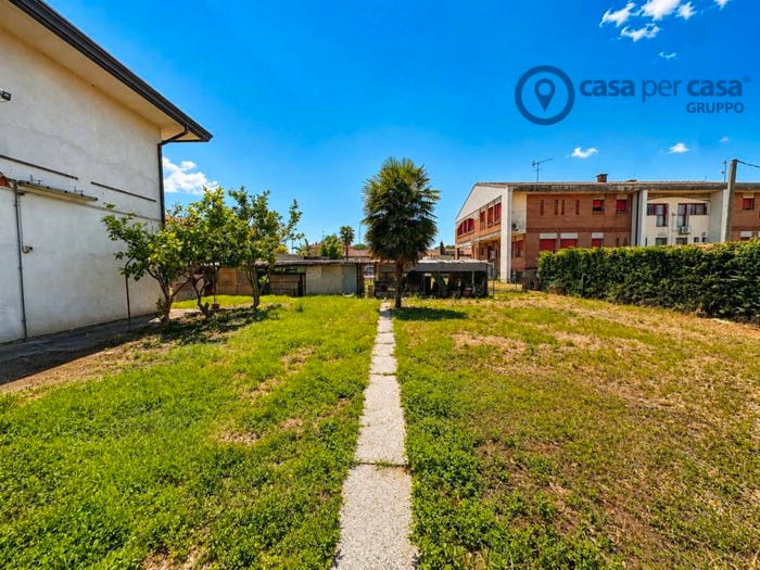 Casa con 6 locali in vendita in Via Dante Alighieri, Ariano, Ariano nel Polesine