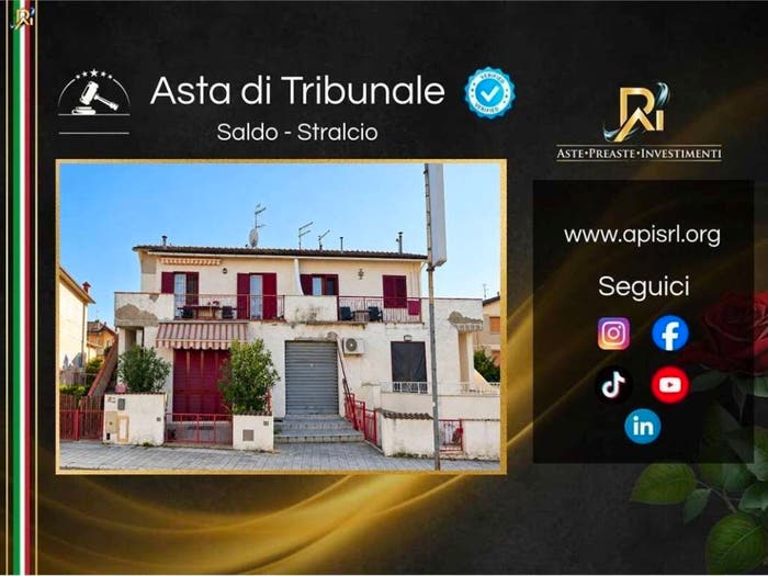 Appartamento trilocale in vendita in Via Ferrucci, Marina di Cecina, Cecina
