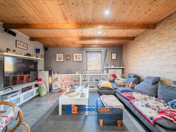 Casa con 6 locali in vendita in Piazza Luigi Dompè, Centro, Fossano