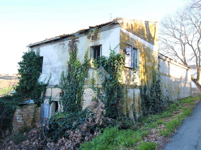 Casa trilocale in vendita in Via Chiesa Nuova, Centro, Monterubbiano