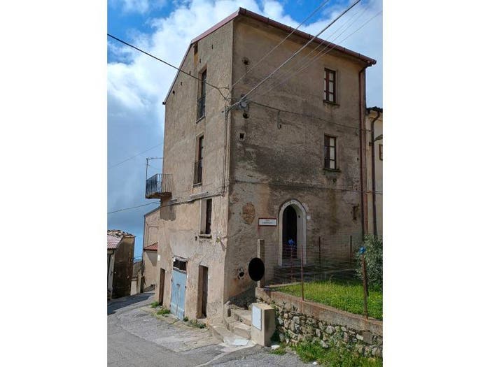 Casa con 6 locali in vendita in Vico Cesare Bartolotta, Centro, Falerna