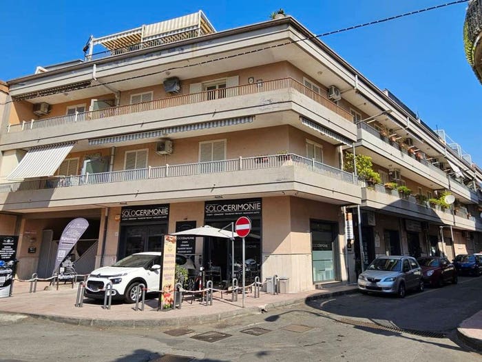 Appartamento trilocale in vendita in Via Vittorio Emanuele, Centro, GiardiniNaxos