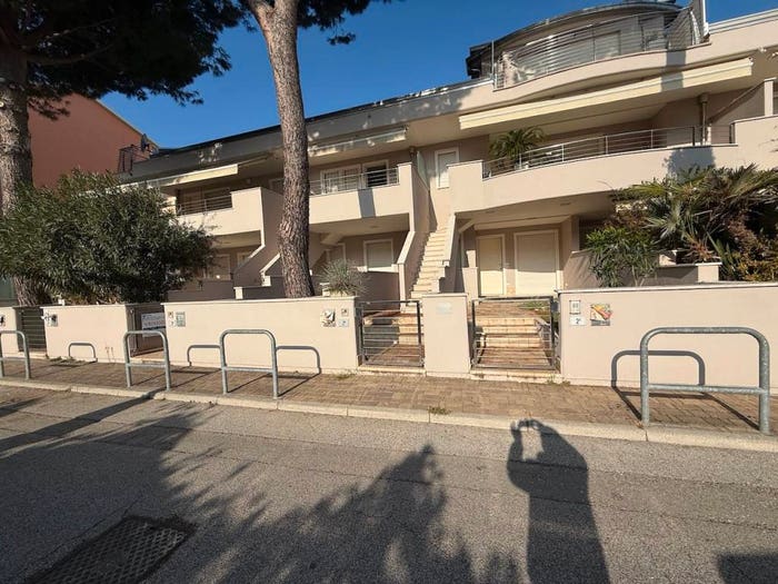 Appartamento trilocale in vendita in Via Marche, Pinarella, Cervia