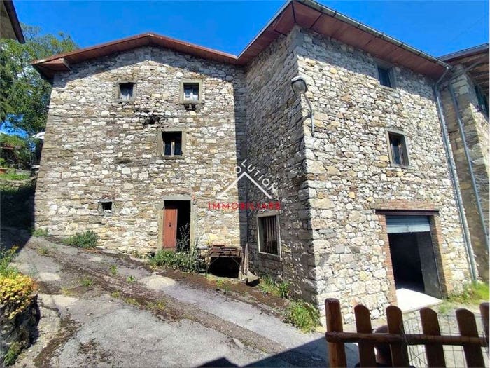 Casa quadrilocale in vendita in Via Mazzole, Caprese Michelangelo