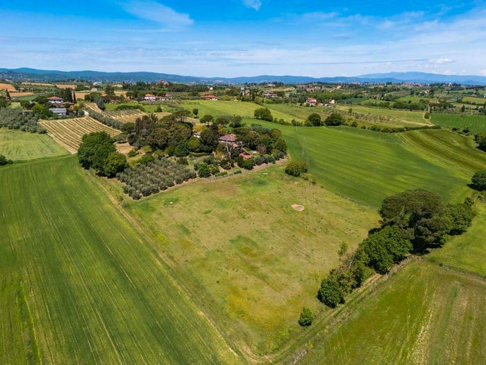 Casa con 6 locali in vendita in Strada Provinciale del Pozzo, Pozzo Della Chiana, Foiano della Chiana