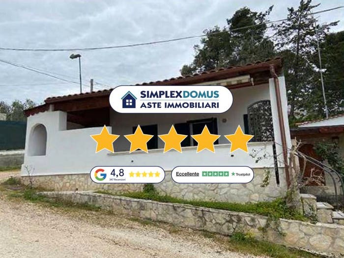 Appartamento con 6 locali in vendita in VIALE PIETRA MAURA, Marina Di Lesina, Lesina