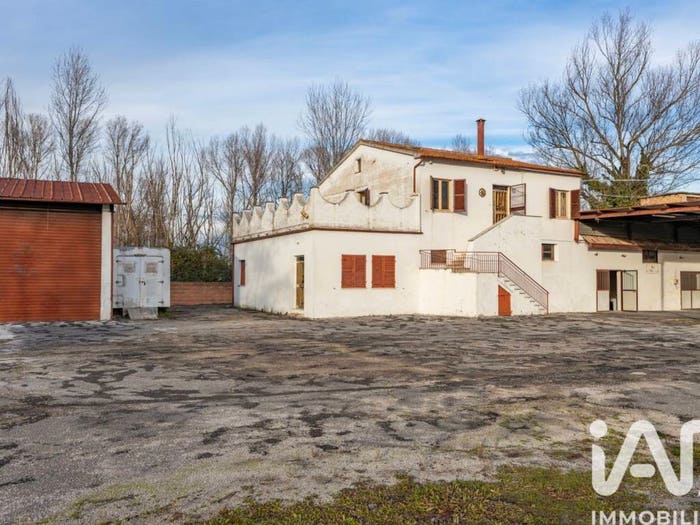 Casa con 6 locali in vendita in Contrada Acquesalate, Macerata