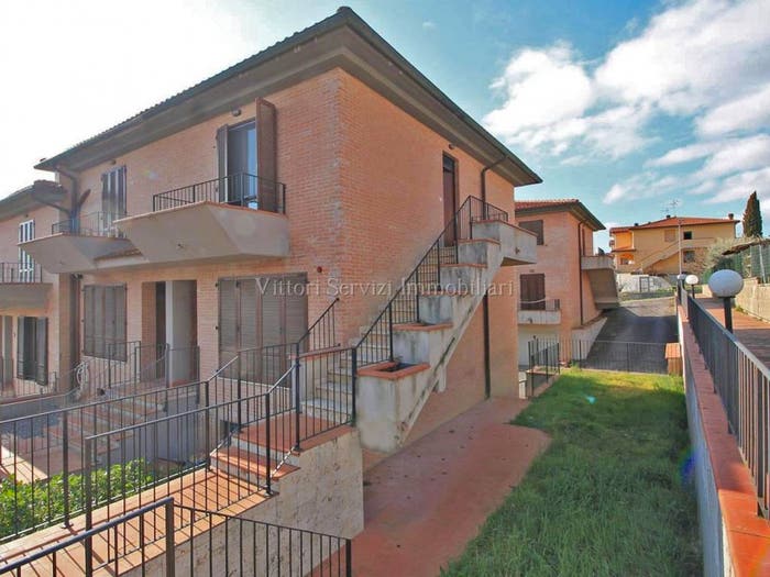 Appartamento trilocale in vendita in Via Salvo d'Acquisto, Abbadia, Montepulciano