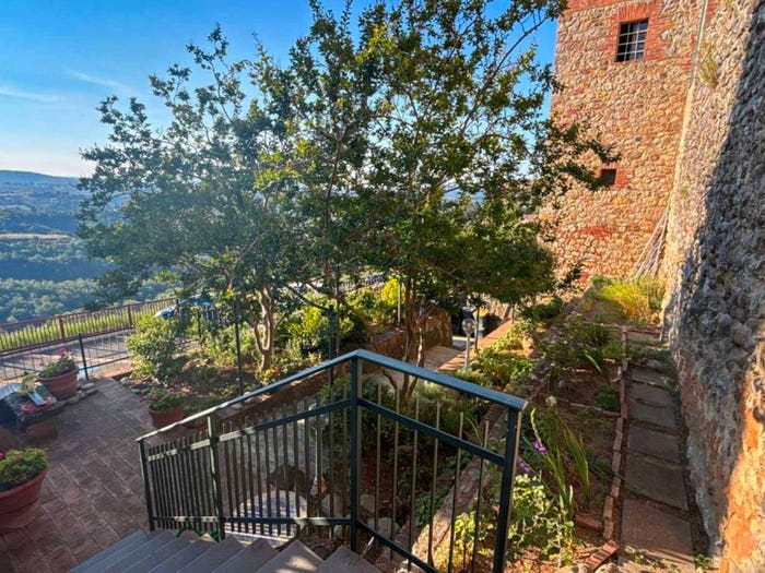 Casa con 6 locali in vendita in Via degli Orti, Centro, Monteleone d'Orvieto