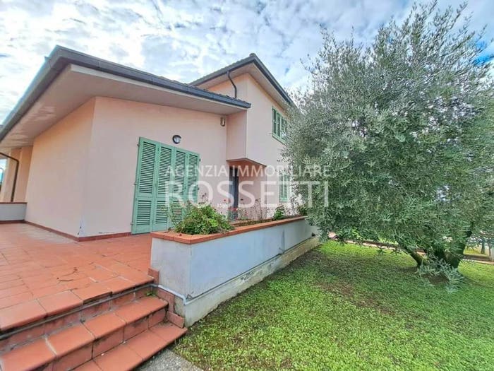 Casa con 6 locali in vendita in Via Pianello Val Tidone, Cerreto Guidi