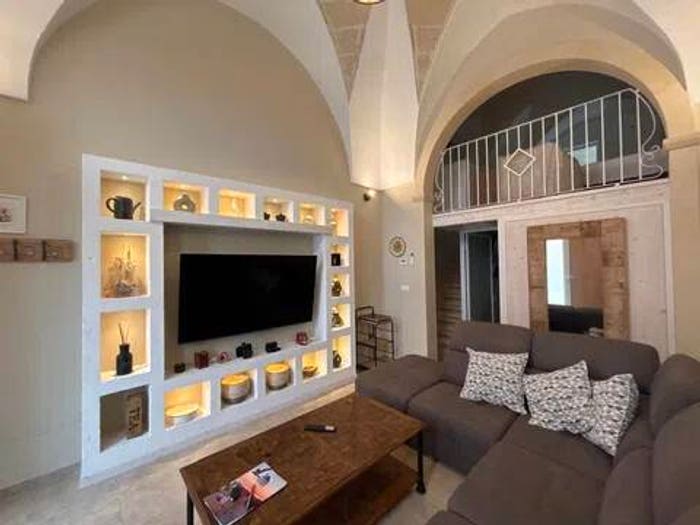 Casa con 6 locali in vendita in Via Achille Grandi, Aradeo