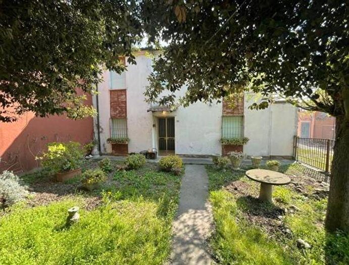 Casa con 6 locali in vendita in via Francesco Egidi, Salvano, Fermo