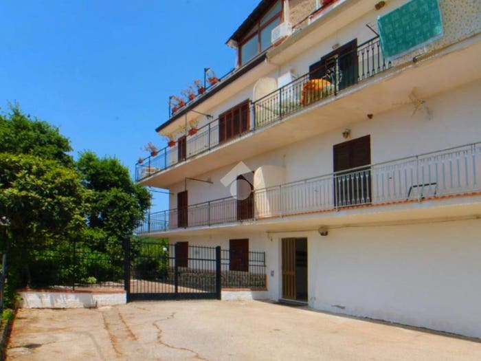 Appartamento con 6 locali in vendita in Località Vallena, Centola