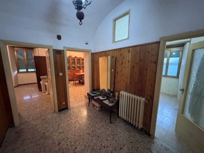 Appartamento con 5 locali in vendita in Vallecorsa