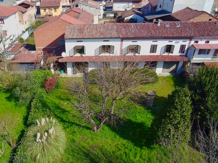 Casa con 6 locali in vendita in VICOLO PRATI DEPELLATI, Castellazzo Bormida