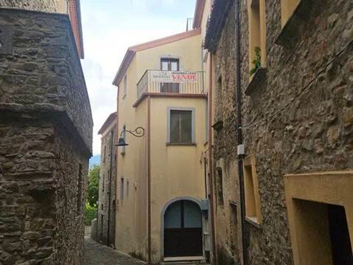 Casa con 5 locali in vendita in Via Santa Maria Degli Angeli, Centro, Stio