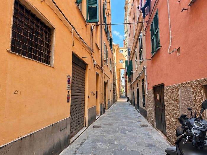 Appartamento trilocale in vendita in Vico Malatti, Molo, Genova