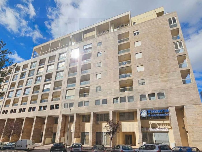 Appartamento quadrilocale in vendita in Via Luigi Einaudi, Centro, Matera