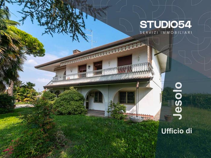 Appartamento quadrilocale in vendita in Via Giovanni Pascoli, Eraclea