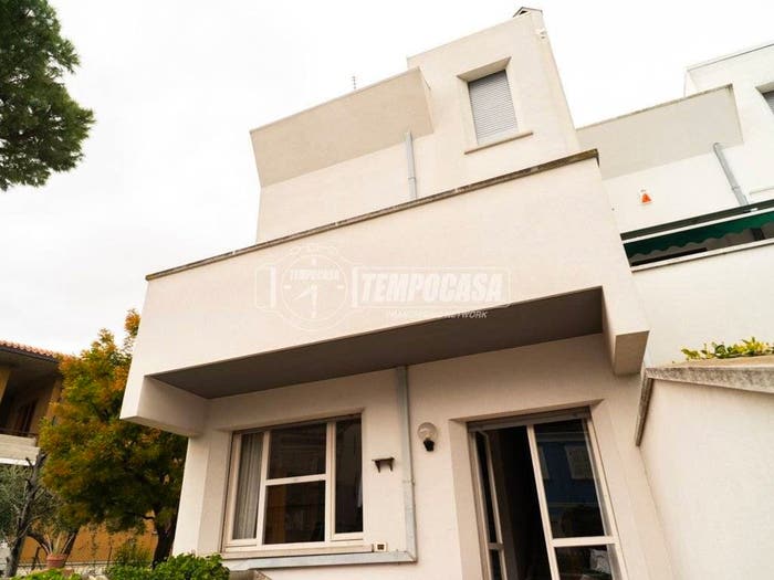 Casa con 5 locali in vendita in Via Leonello Venturi, Poderino Trave, Fano