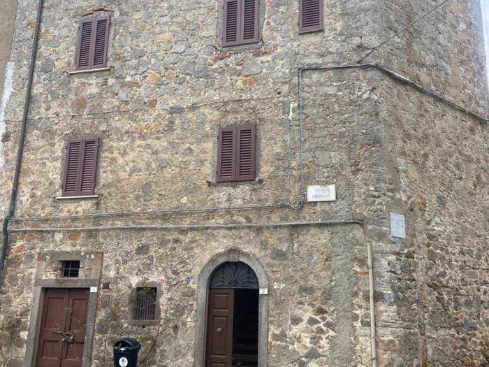 Appartamento con 6 locali in vendita in Roccastrada