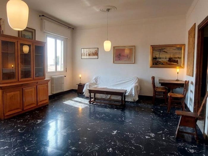 Appartamento quadrilocale in vendita in Via Giuseppe Pirinoli, Porto Maurizio, Imperia