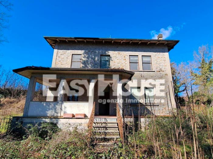 Casa con 6 locali in vendita in Strada Comunale Piano dei Cincelli, Quarata, Arezzo