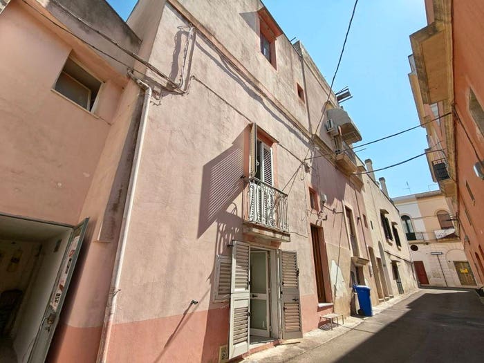 Casa con 6 locali in vendita in Via Sant'Anna, Centro, Matino