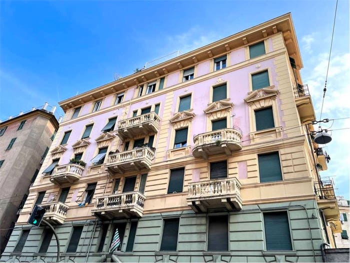 Appartamento quadrilocale in vendita in via Canepari, Rivarolo, Genova