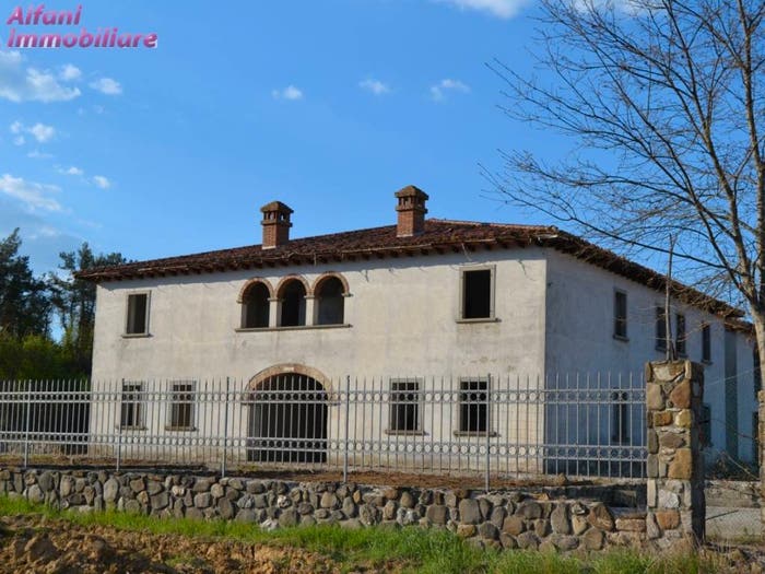 Casa con 6 locali in vendita in via rignano, Bibbiena