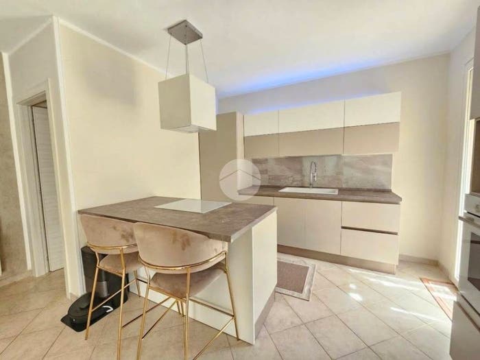 Appartamento quadrilocale in vendita in Via VILLAGRAZIA ALTA, Villagrazia, Palermo