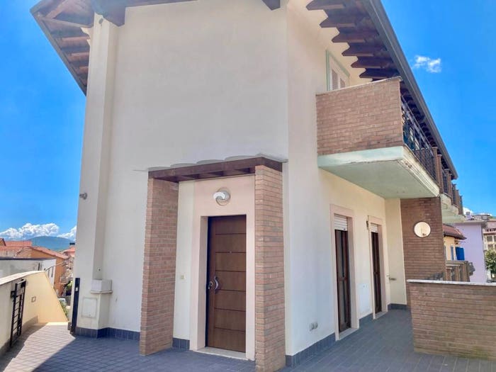 Casa con 5 locali in vendita in Via Vecchia Fiuggi, Fiuggi