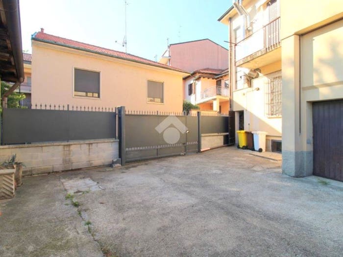 Appartamento trilocale in vendita in Via Don Luigi Bettinetti, Centro, Rho