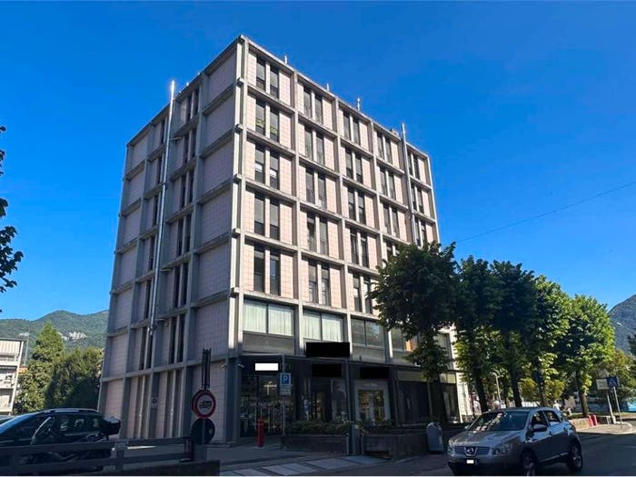 Appartamento quadrilocale in vendita in PIAZZA PADANIA, Centro, Erba
