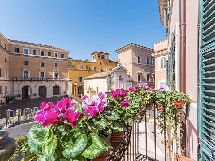 Appartamento con 6 locali in vendita in Piazza Di San Calisto, Trastevere, Roma
