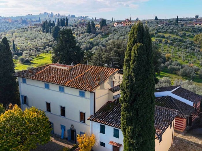 Casa con 6 locali in vendita in Viale Vittorio Veneto, Centro, Impruneta