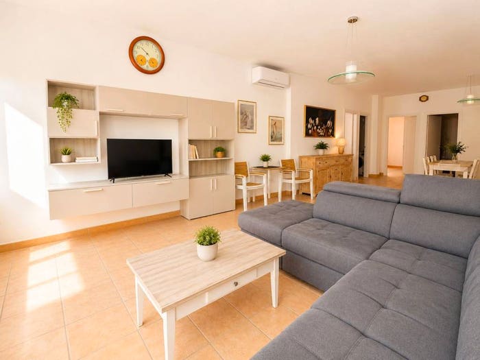 Appartamento quadrilocale in vendita in Via del Mare, Centro, Orosei
