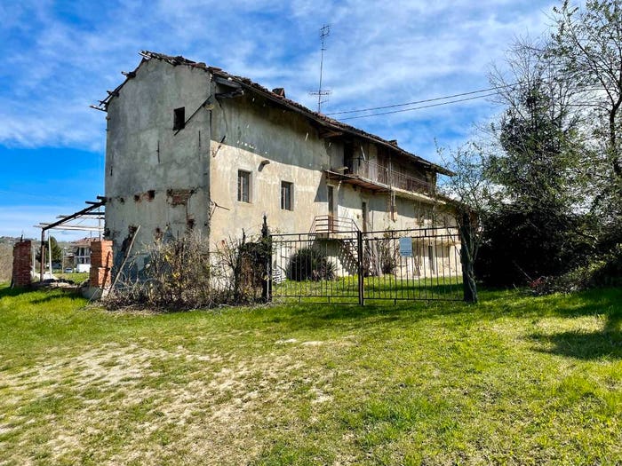 Casa con 6 locali in vendita in Borgata Biarella, Dogliani