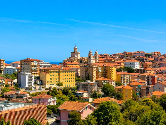 Casa con 6 locali in vendita in Via Lorenzo Acquarone, Porto Maurizio, Imperia