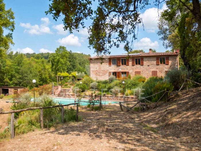Casa con 6 locali in vendita in Piazza Cavour, Centro, Monticiano