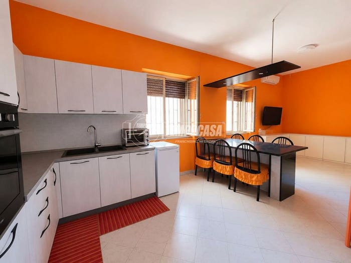 Appartamento trilocale in vendita in Via Carnaro, Fuorigrotta, Napoli